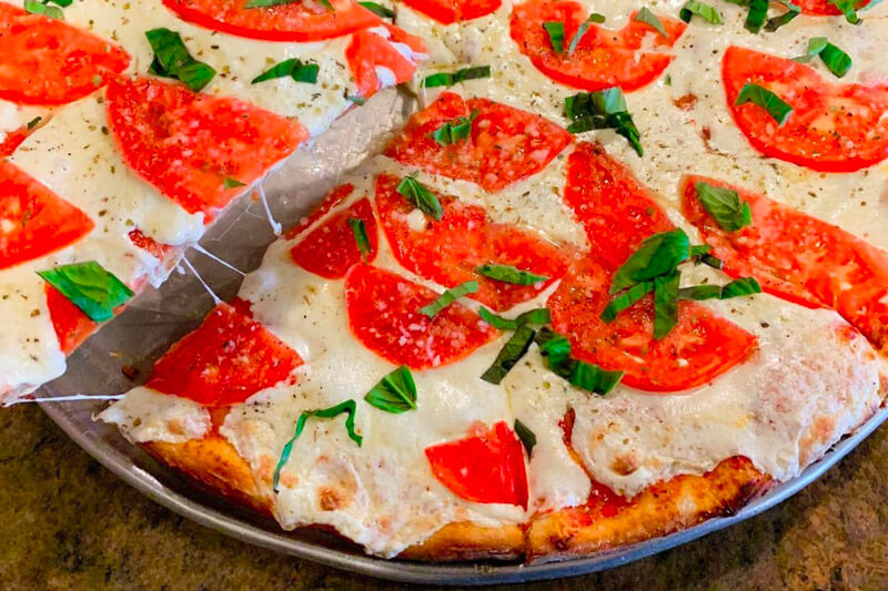tomato basil pizza